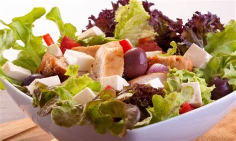 Легкие салаты при диете Какие салаты можно есть при гастрите Какие салаты можно есть при гастрите Легкие салаты при диете