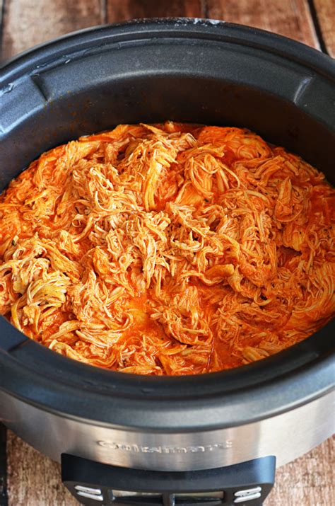 Creamy tuscan garlic chicken in the slow cooker makes an easy low carb dinner the family will love. Simple Slow Cooker Shredded Buffalo Chicken - Host The Toast