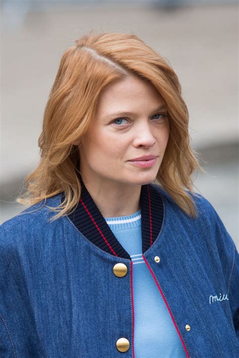 Retrouvez mélanie thierry en une de notre numéro du 3 février ! Melanie Thierry - Miu Miu Show FW 18 in Paris • CelebMafia