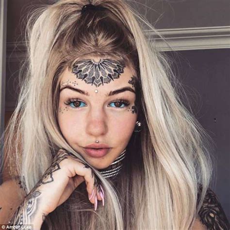 23χρονη ξόδεψε 10 000 ευρώ για τατουάζ και έγινε αγνώριστη fanpage