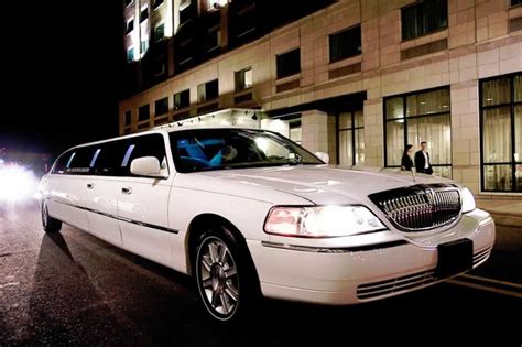 Lincoln Town Car Limo Hire From Herts Limos