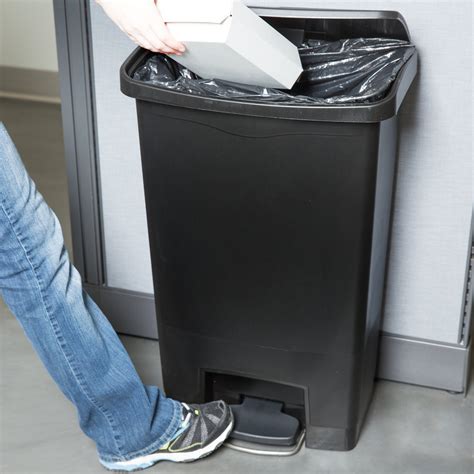 Rubbermaid 1883611 Slim Jim Resin Black Front Step On Trash Can 13 Gallon