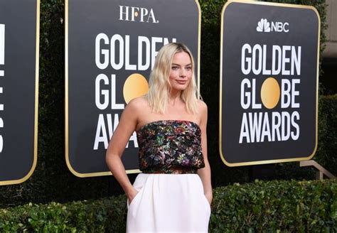 Margot Robbie Flashes The Flesh In Daring Gown For Golden Globes 2020 Display Daily Star
