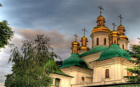 Tourists are unlikely to be the intended targets of violence, unless they travel near the front lines of the war. Caves Monastery Kiev Ukraine 2560x1600 : Wallpapers13.com