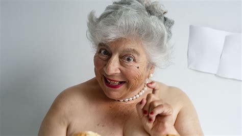 Miriam Margolyes 82 Poses Naked As She Reveals She S Facing Heart