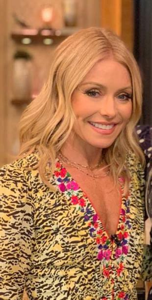 Who Made Kelly Ripas Tiger Floral Dress Kelly Ripa Victoria