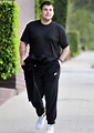 Rob Kardashian Weight Gain Out Of Control? Reality Star Shows Off Large ...