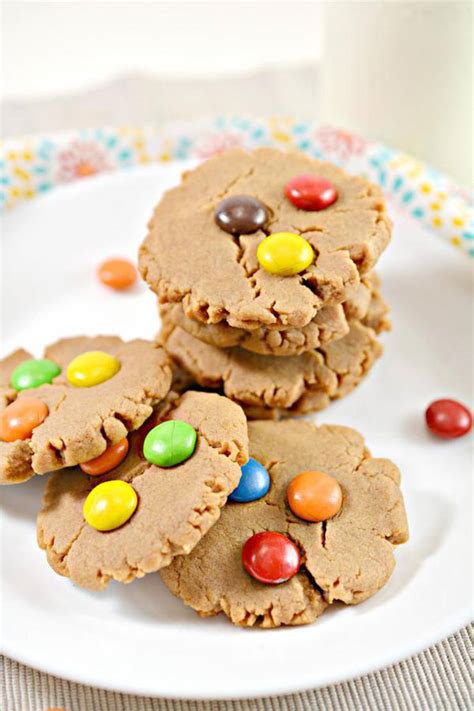 Spread in greased 15 1/2 x 10 1/2 x 1 inch pan. 5 Ingredient Weight Watchers Cookies - BEST WW Peanut ...