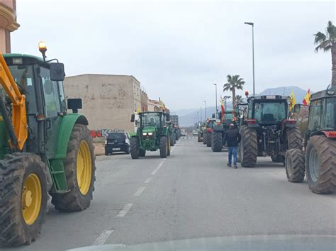 Cerca De 200 Tractores Toman Las Calles De Jumilla En Una Protesta