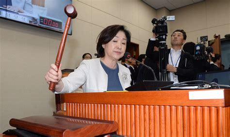 선거제 개편 ‘시간싸움 심상정 “한국당 참여해 달라” 호소 국회·정당 정치 뉴스 한겨레