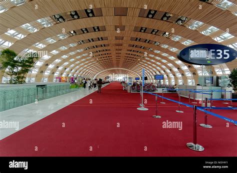 International Departure Area Terminal 2e Charles De Gaulle Airport
