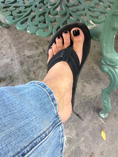 Pin By Y Yyyy On Nails Polish For Male Beautiful Toes Beautiful Feet Gorgeous Feet