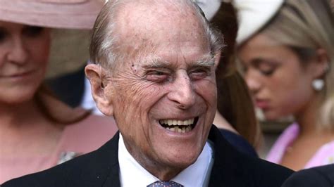 It is with deep sorrow that her majesty the queen has announced the death of her beloved husband, his royal highness the prince philip, duke of edinburgh. Royaume-Uni: le prince Philip fête ses 99 ans et dévoile ...