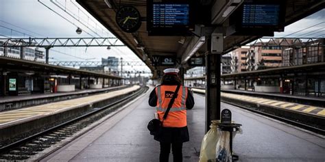 Последние твиты от greve a la sncf (@grevealasncf). La grève SNCF démarre : petit guide pour voyageurs en galère (agenda, alternatives, recours)