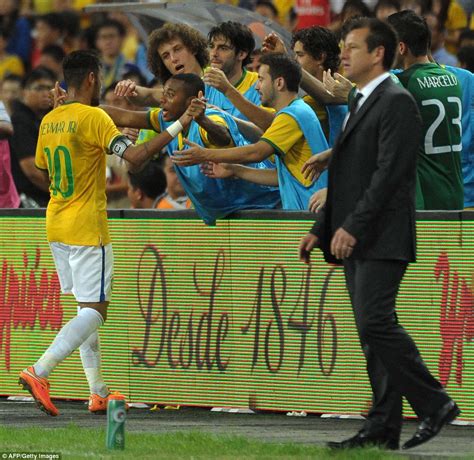 Brazil 4 0 Japan Neymar Scores Four Including Perfect Hat Trick To