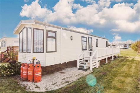 Caravan At Broadland Sands Park In Suffolk Near Pleasure Wood Hills Ref