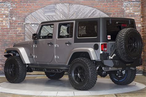 There must be some sort of pulse going through the interior frame since that's also connected to the radio. 2015 Jeep Wrangler Unlimited Sport Automatic