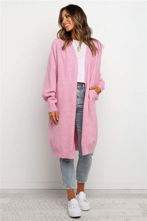 pin by anu nevalainen on style pink cardigan outfit coat outfit casual sweater cardigan outfit