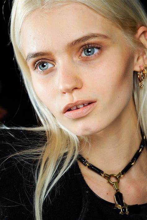 Abbey Lee Kershaw Belleza Cejas Perfectas Elegante