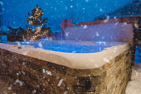 How To Prep Your Hot Tub For Winter Vacation Maximum Comfort Pool And Spa