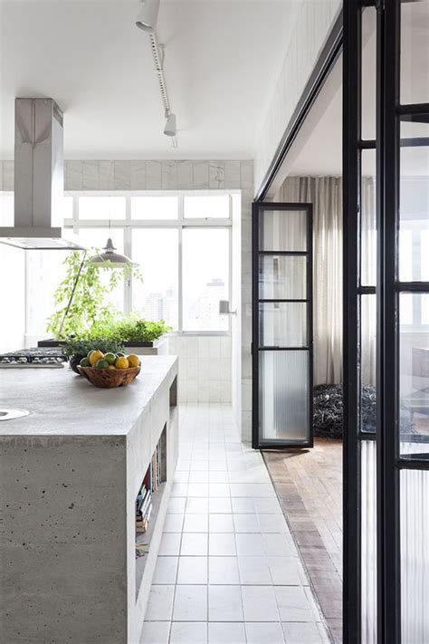 En la cocina, organizar no solo implica que cada elemento ocupe un determinado lugar, sino que se encuentre al alcance de la mano cuando se necesita. ¿Cocina abierta o cerrada? Esa es la cuestión — emmme ...