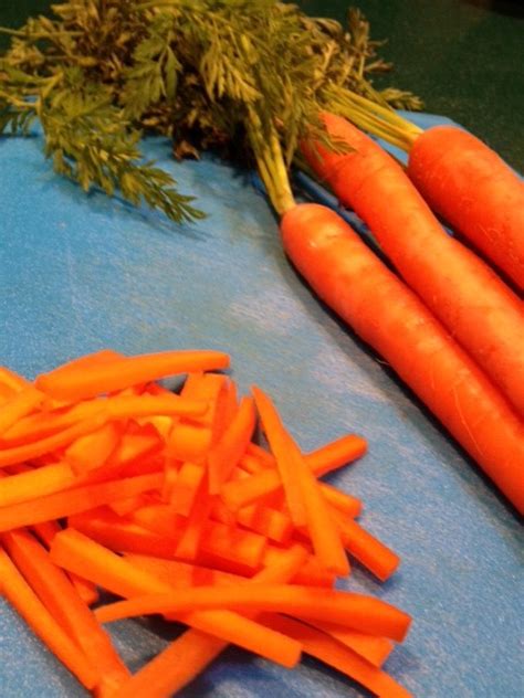 Prepare your area with a clean cutting board and sharp knife. How to Julienne a Carrot