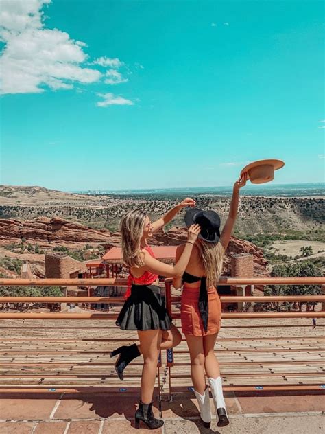 top 5 things to do in colorado friend poses photography best friend pictures colorado travel