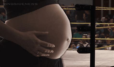 Former WWE Diva Reveals Pregnancy
