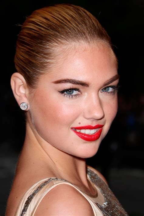 Kate Upton The 7 Hairstyles Of The Queen Of The Updo