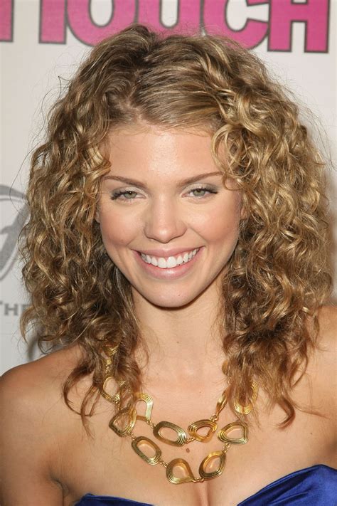 Best Curly Hairstyles For Women