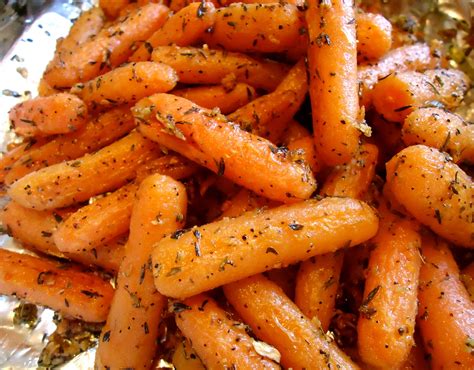 Wholesome, simple ingredients, simple to make, tender, and perfectly sweet! Holistic Gals Thinny Recipes: Garlic Herbed Baby Carrots!