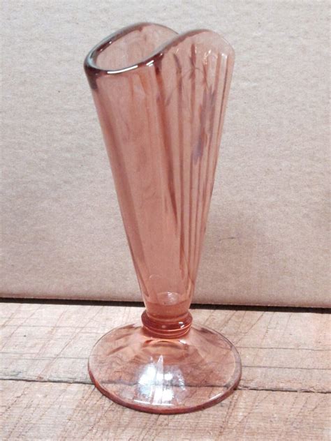 Vintage Pink Depression Glass Fan Vase Etched With Floral Pattern 8 Tall Ebay