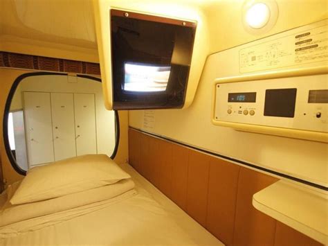 Nihonbashi muromachi bay hotel is a popular capsule hotel located in the sprawling centre of tokyo, surrounded by shopping, dining and entertainment. 6 Cheap Capsule Hotels in Tokyo 2019 - Japan Web Magazine | Capsule hotel, Tokyo hotels, Hotel