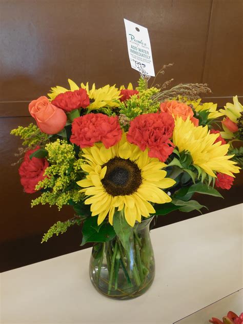 Flowers amamos las flores y los sentimientos que generan en nuestros clientes. Peoples Flower Shops Far North Location Coupons near me in ...