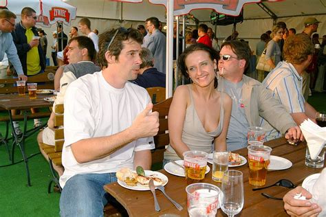 Patrycja markowska karierę muzyczną rozpoczęła w 2001 roku albumem będę silna. Oni kiedyś byli razem. Zapomniane związki show-biznesu