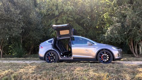 Essai De La Tesla Model X Les Suv Ont Leur Nouvelle Reine Numerama
