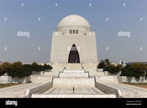 Mazar E Quaid Jinnah Mausoleum The Tomb In Karachi Pakistan Stock