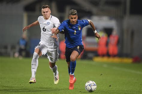Ecco tutte le date e i paesi ospitanti di match della competizione europea. Europei calcio 2021 | calendario partite Italia | date ...