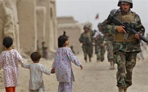 Der krieg in afghanistan ist verloren, die taliban erobern die macht zurück. Ron Paul: Narrenstreich - NATO verspricht weitere vier ...