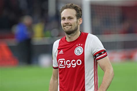 Former manchester united man daley blind collapses in friendly as ajax defender's heart daley blind previously suffered a heart scare during a match in december he made his return in february after being fitted with a defibrillator Ajax is onaantastbaar met Daley Blind | Foto | AD.nl