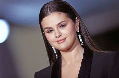 Selena Gomez’s Net Worth 2024 From Music Movies Makeup Parade