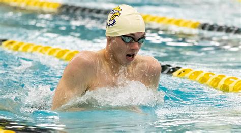 Mens Swimming And Diving Finishes 9th In Nescac Championship Trinity