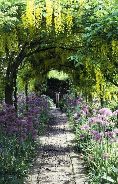 The secret garden is always open now. 22 Dreamy Secret Garden Ideas For Your Hiding Place | Home ...