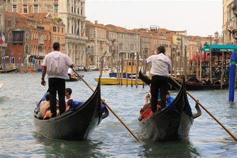 Venice Gondola Cruises Prices Discounts Triphobo