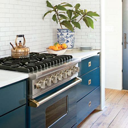 Nicole's attention to detail was. "Family-Friendly Home Update" features a Viking Blue Range ...
