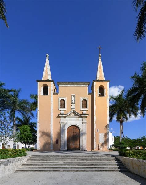 Iglesia De Santa Ana Merida Yucatan The Little Walled Ch Flickr