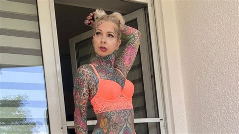 Kerstin Tristan Tiene 56 Años Y Gastó 25 Mil Dólares Para Tatuarse Todo