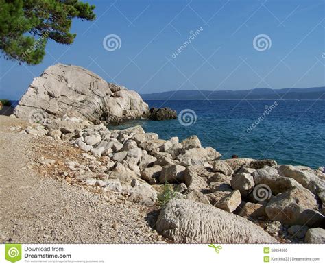Offizielle hundestrände oder wilde strände. Wilder Felsiger Strand In Kroatien Stockfoto - Bild von ...