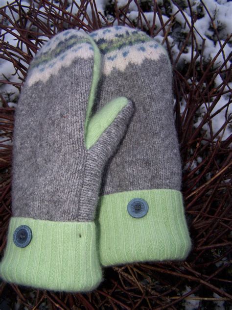 Wool Mittens From Sweaters Lined With Fleece Pattern Christmas Decor