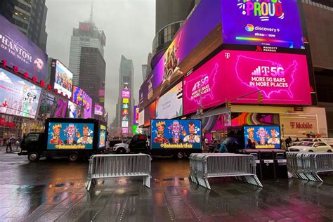 Time Square Advertising Prime Digital And Static Options Inspiria Outdoor Advertising